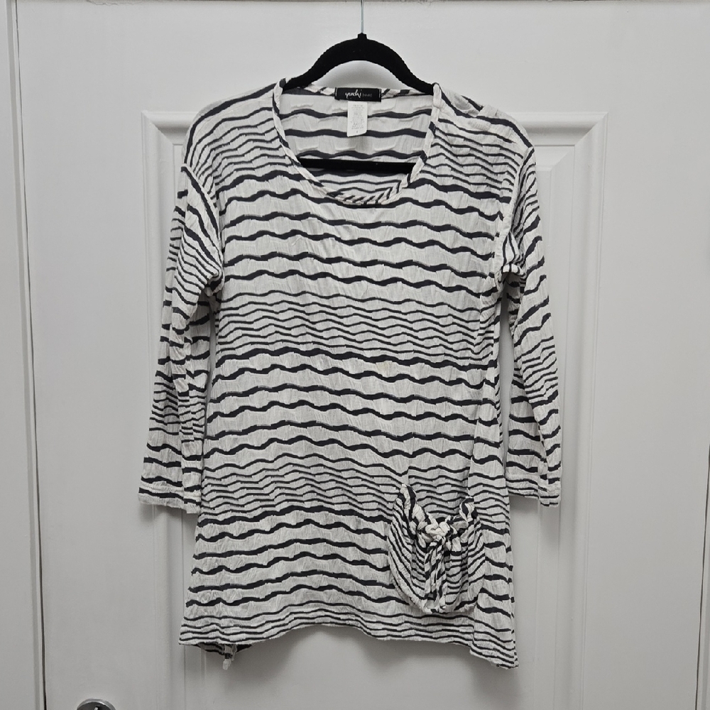 Wave Pattern  Top - Black and White Stretchy But Not Enough For A Large